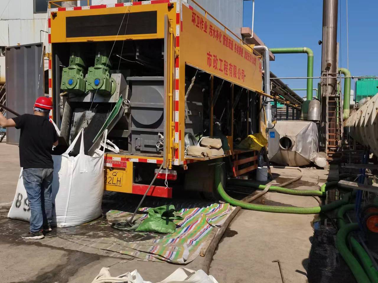 洞口淤泥压干处理